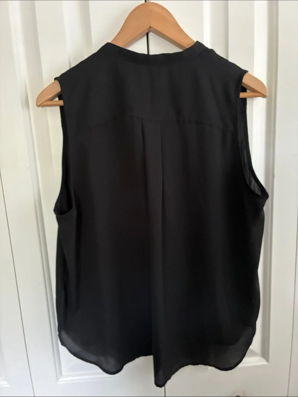 Ann Taylor Black Sleeveless Pocket Chiffon Camisole - Picture 2 of 3